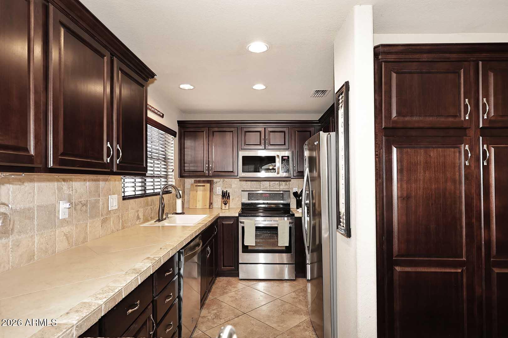 10019 E Mountain View Road 1092