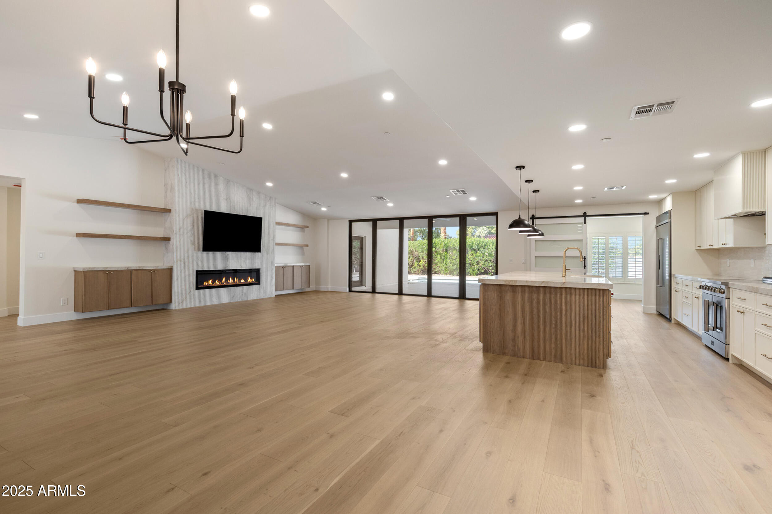 8236 E LIPPIZAN Trail