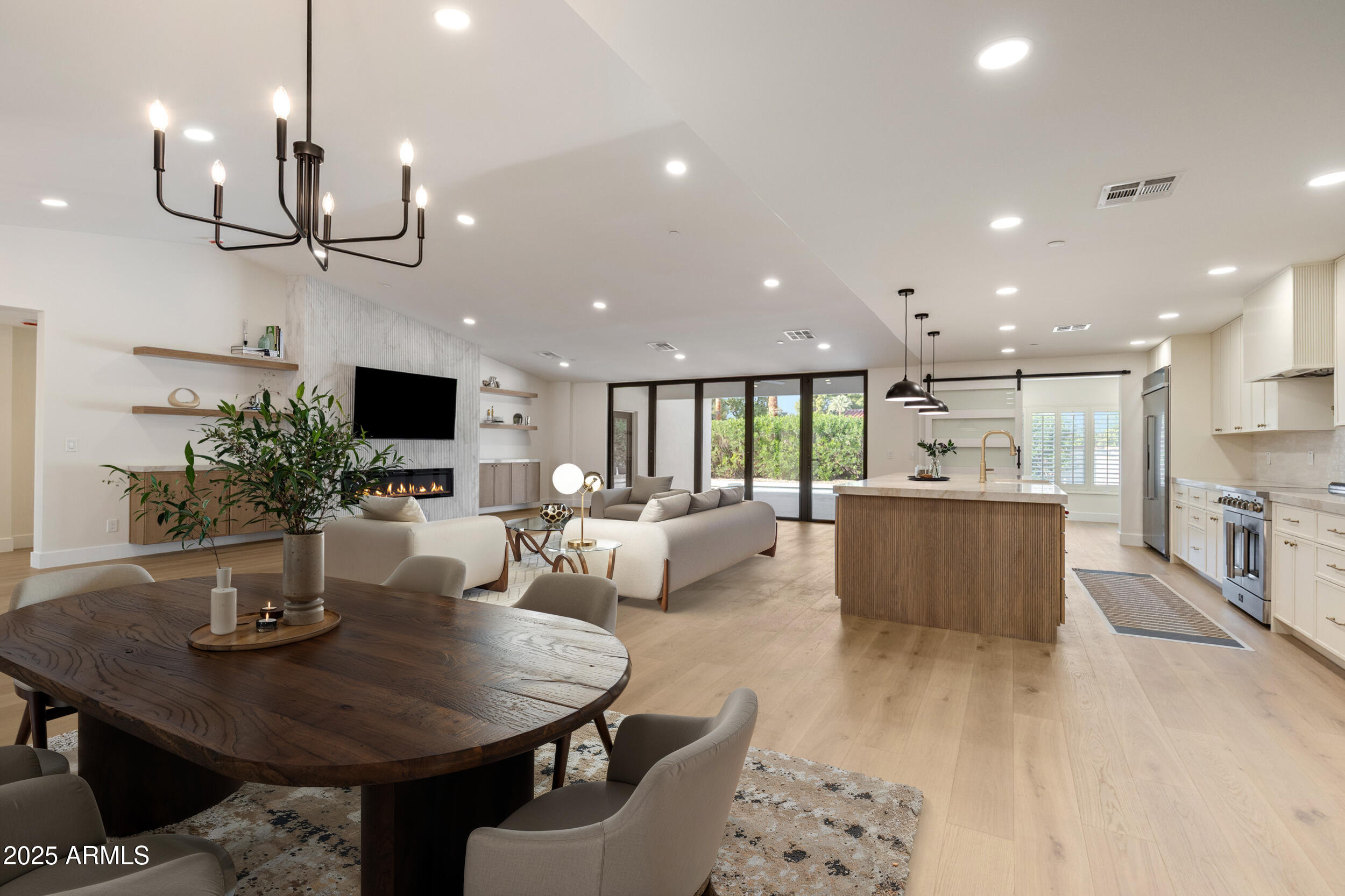 8236 E LIPPIZAN Trail