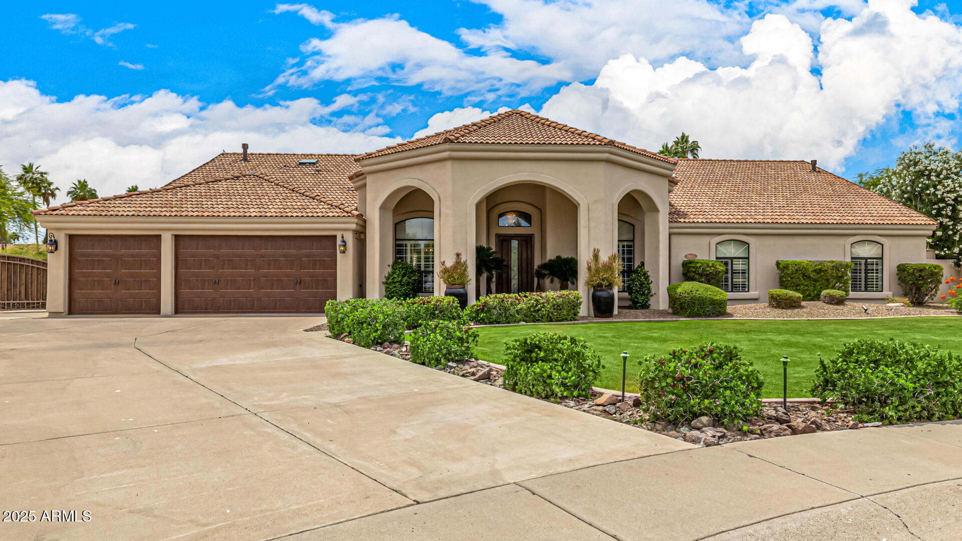 8603 E ASTER Drive