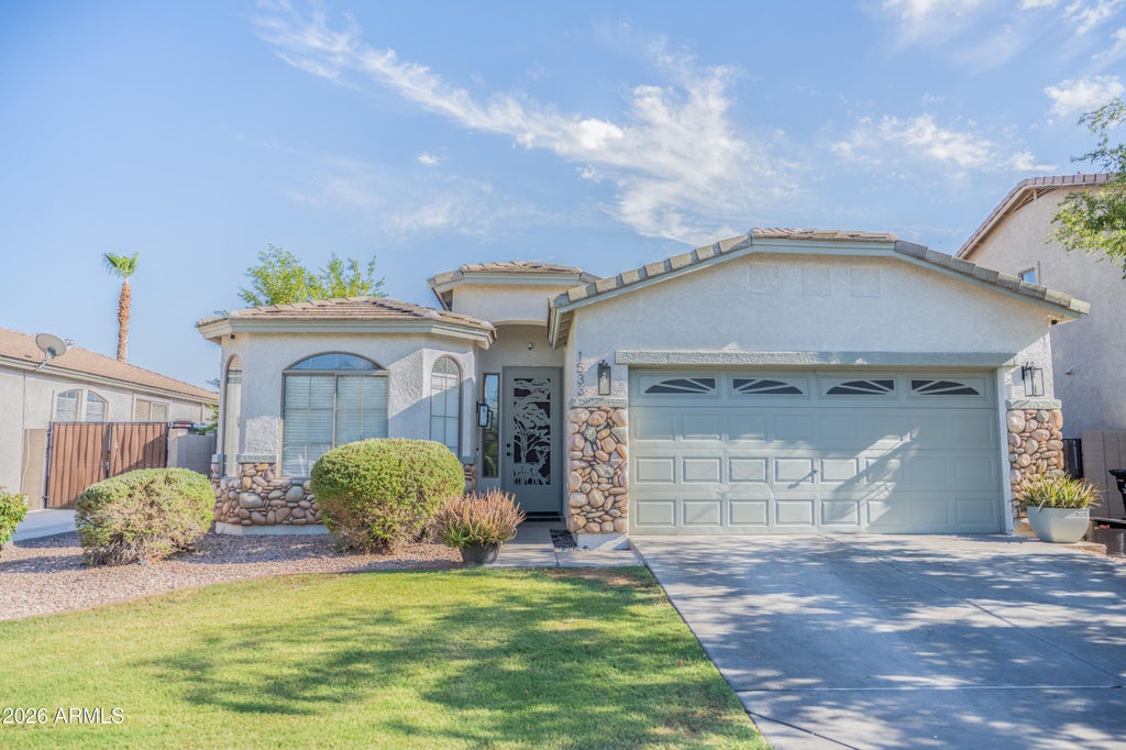 Photo of 1533 W Saint Anne Avenue, Phoenix, AZ 85041 (MLS # 7043395)