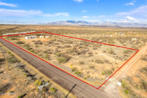 232 N WILDCAT Place Benson AZ 85602