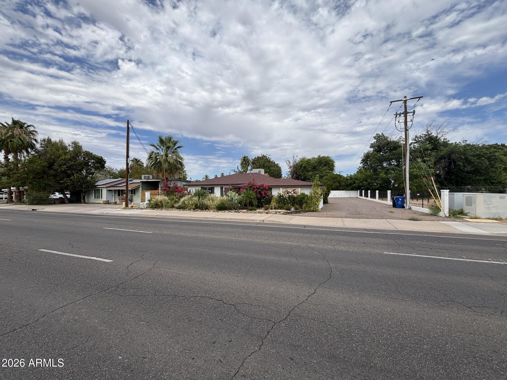 503 N ALMA SCHOOL Road