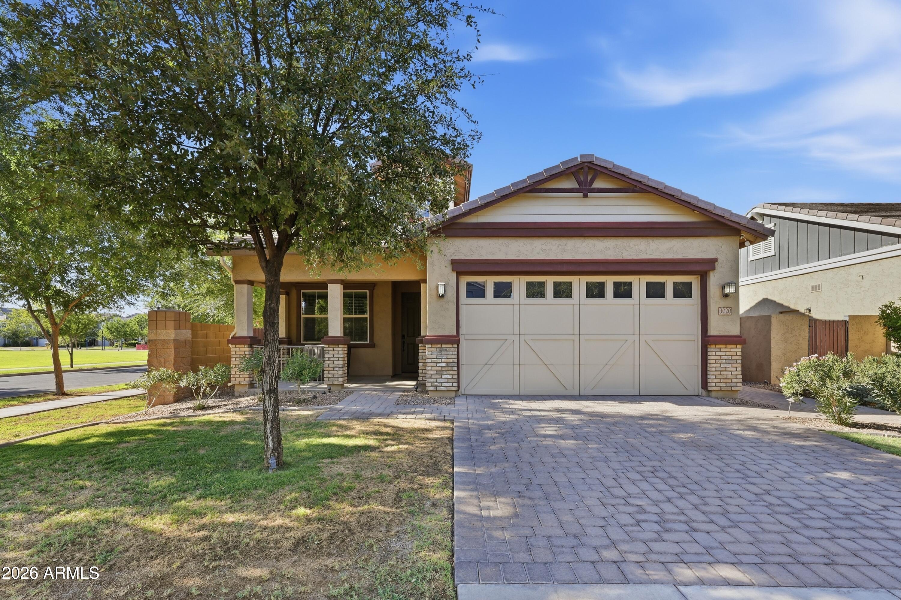 3020 E PINTO Drive
