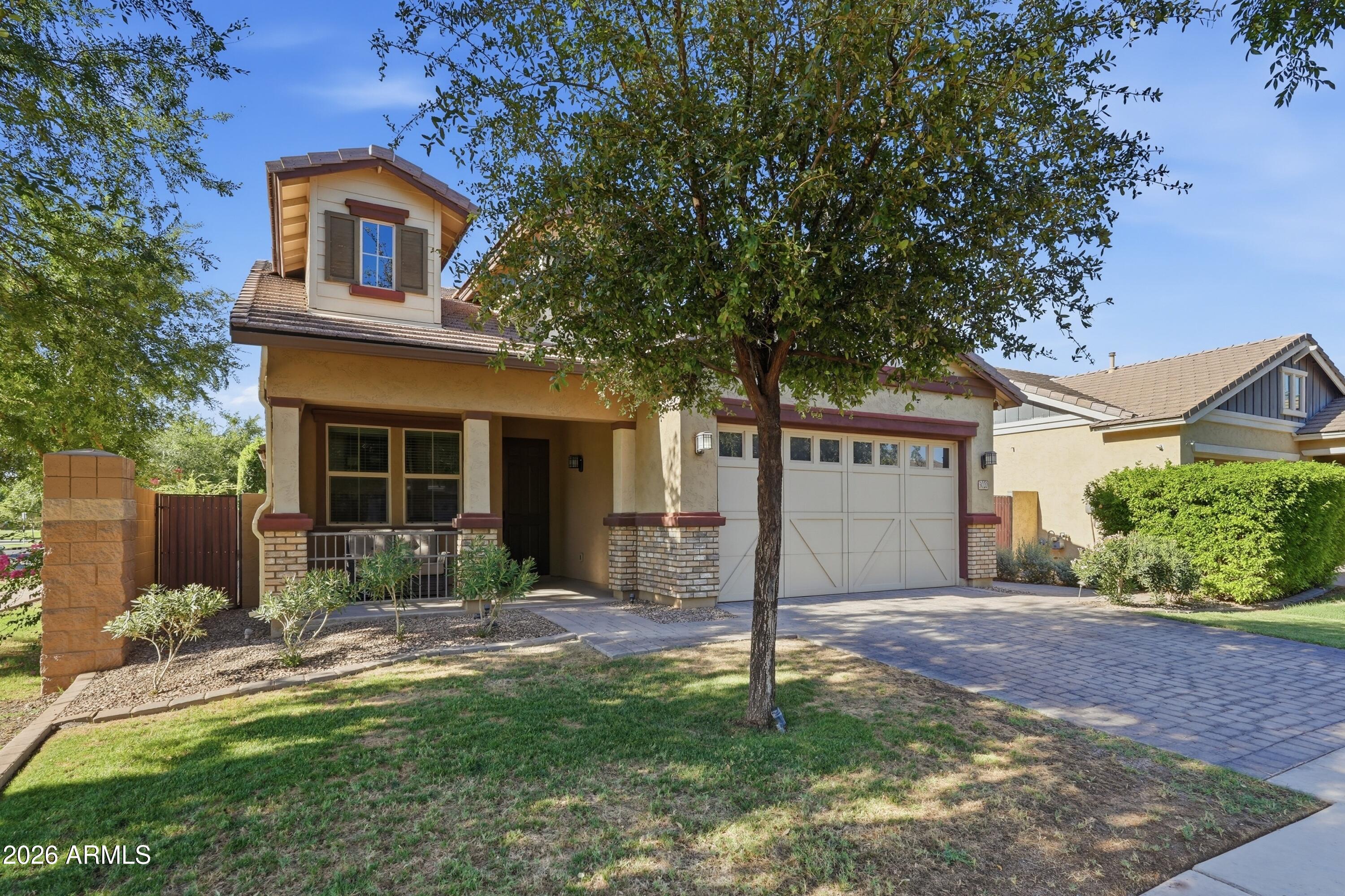 3020 E PINTO Drive