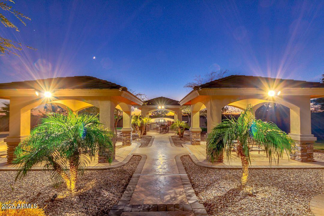 8260 N Buena Vista Drive