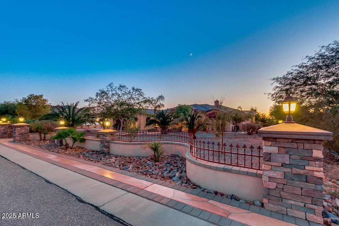 8260 N Buena Vista Drive