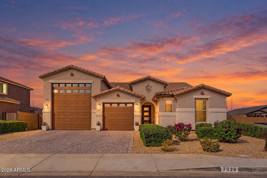 Photo of 7528 W Odeum Lane, Phoenix, AZ 85043 (MLS # 7091302)