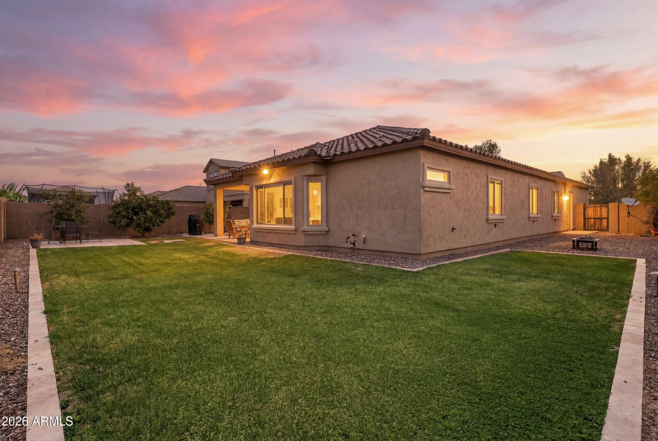 17519 W HEDGEHOG Place