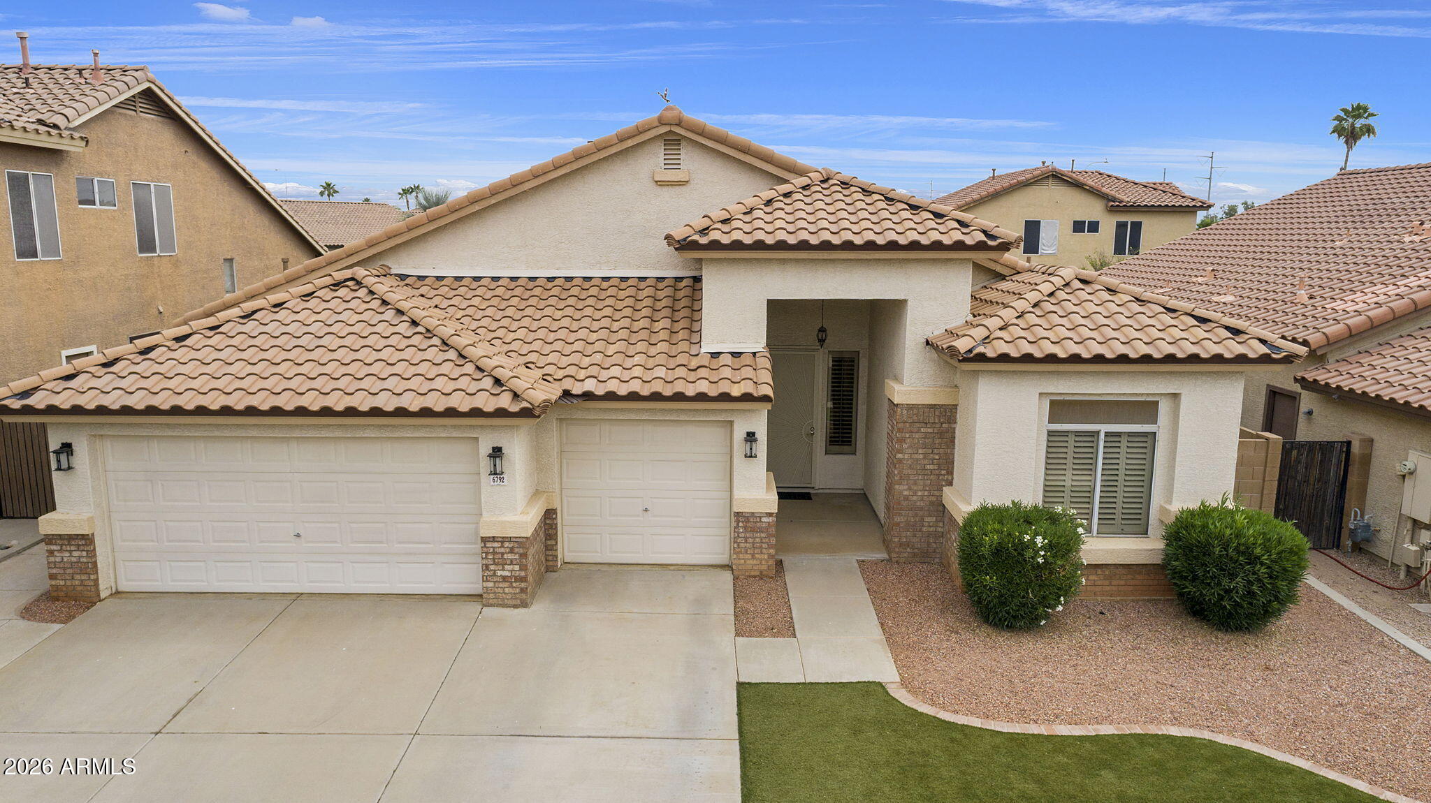 6792 W LINDA Lane