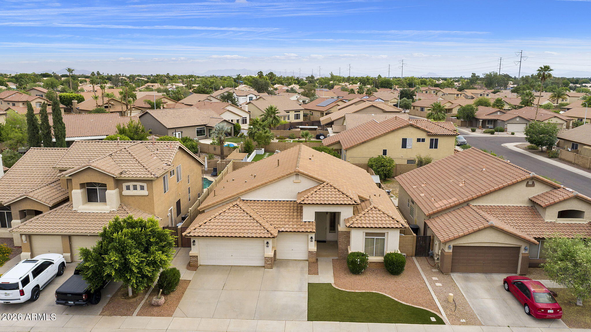 6792 W LINDA Lane