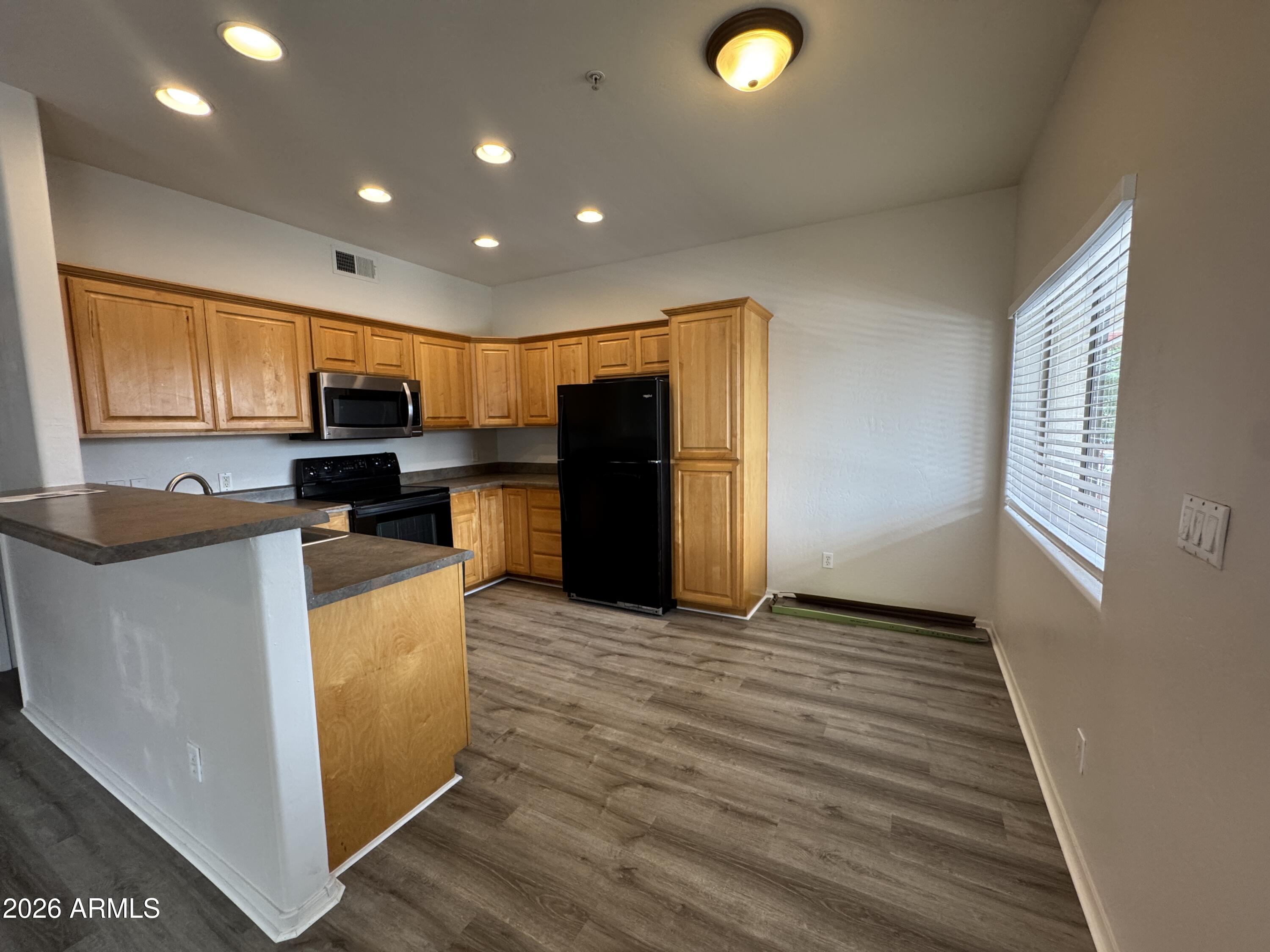 510 W University Drive 208