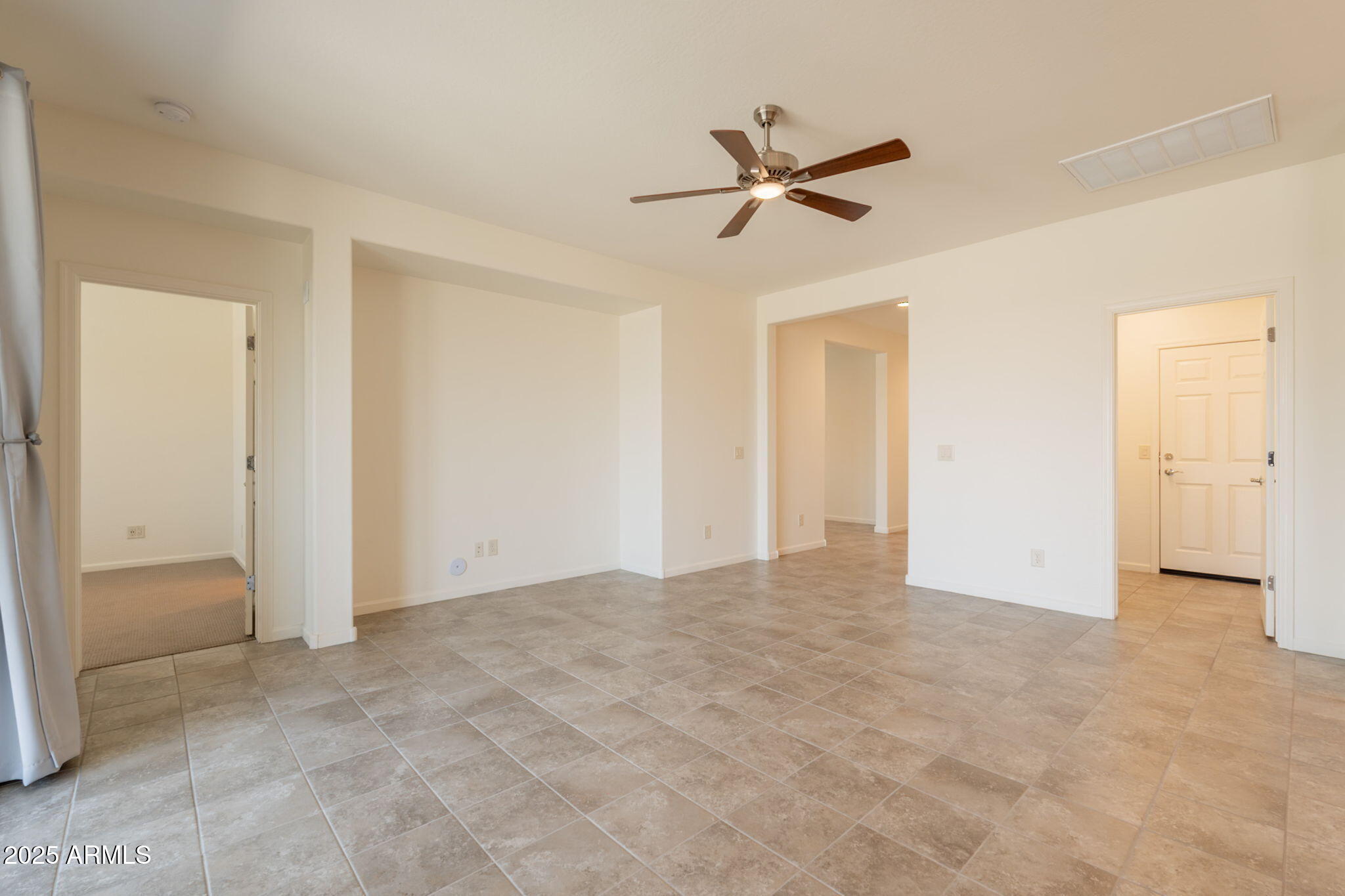 4104 W SPOTTED PONY Way