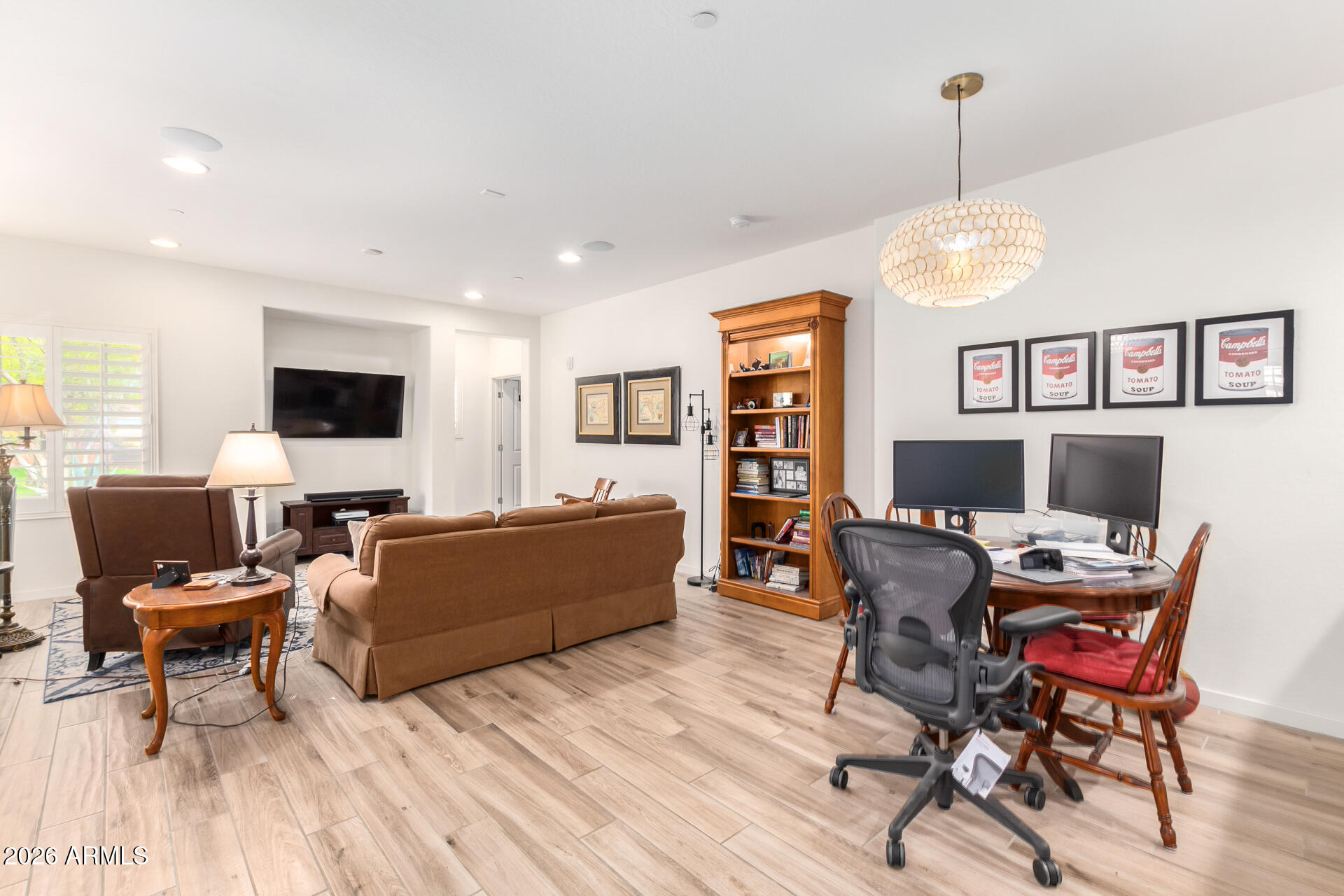 3935 E ROUGH RIDER Road 1271