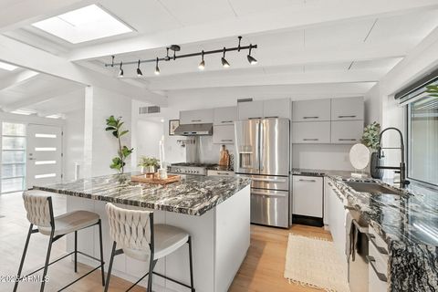 Photo of 5809 N 10th Place, Phoenix, AZ 85014 (MLS # 6939714)