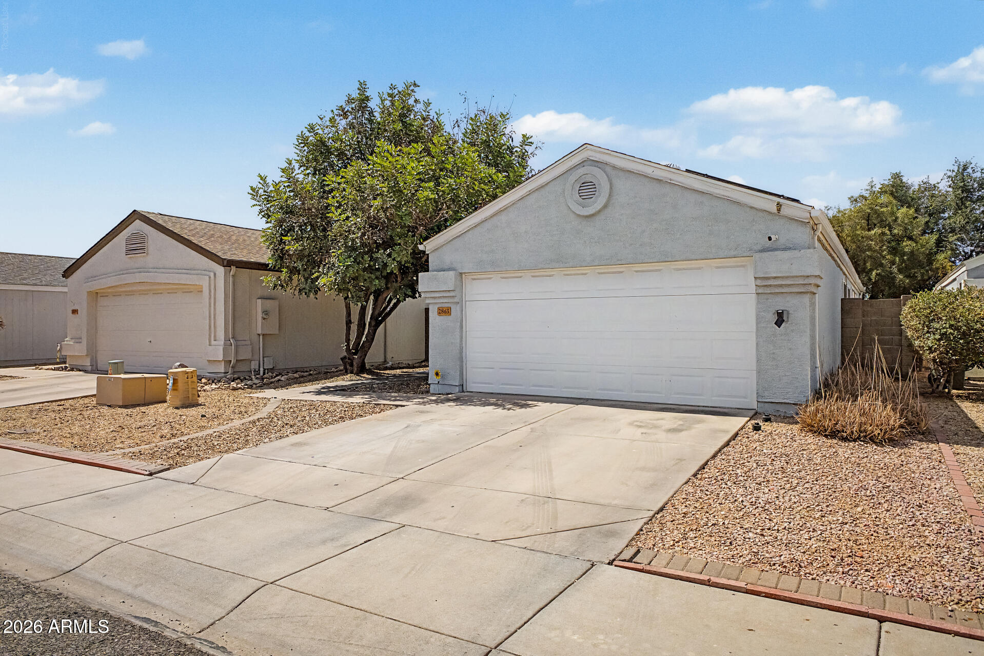 2863 W MURIEL Drive