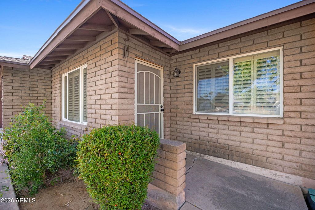 Photo of 2137 E Apollo Avenue, Tempe, AZ 85283 (MLS # 7000704)