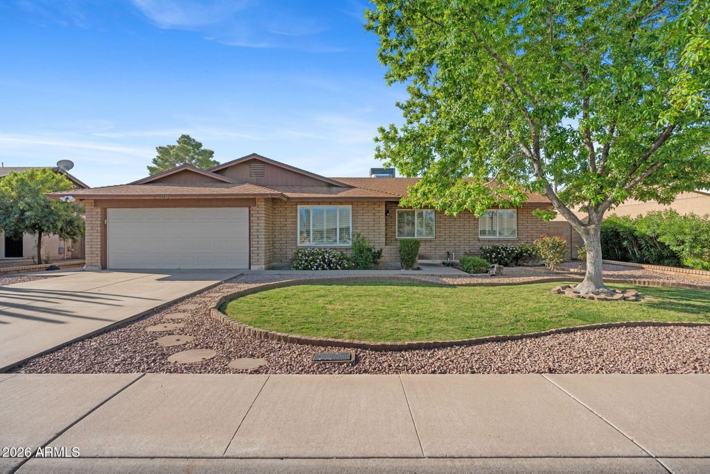 Photo of 2137 E Apollo Avenue, Tempe, AZ 85283 (MLS # 7000704)