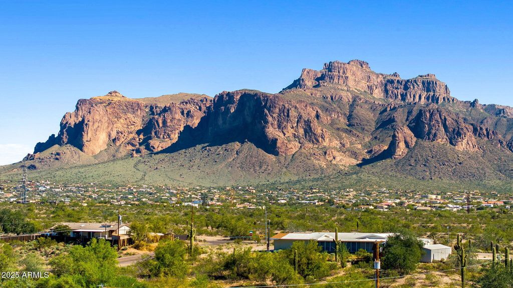 Photo of 126 S Hilton Road, Apache Junction, AZ 85119 (MLS # 6942837)