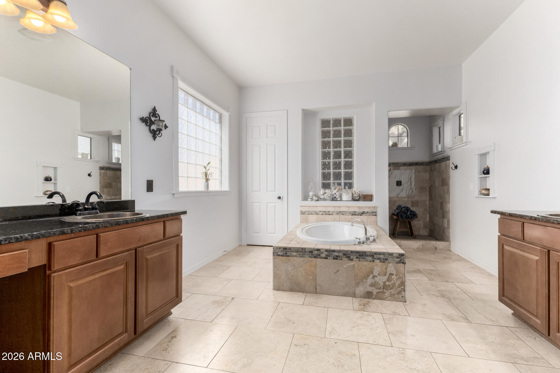 LOS PORTALES - Residential