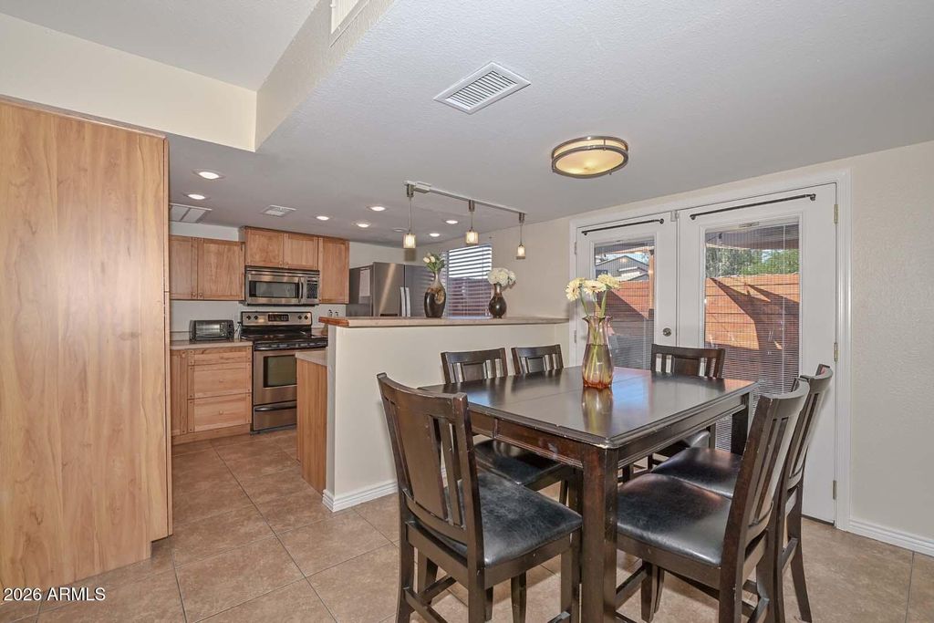 Photo of 202 E Betty Elyse Lane, Phoenix, AZ 85022 (MLS # 7030281)