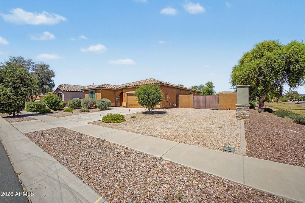 Photo of 7564 W Berridge Lane, Glendale, AZ 85303 (MLS # 7011167)