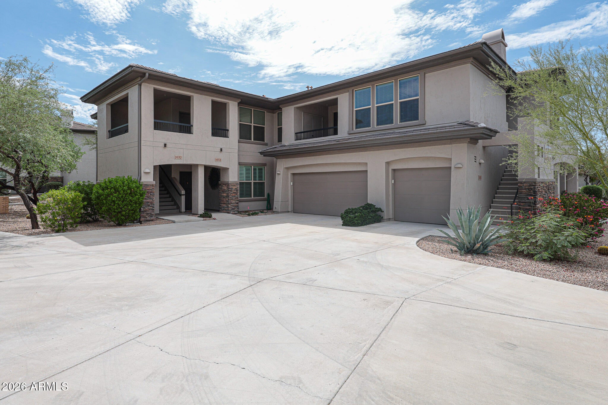 33575 N DOVE LAKES Drive 2033