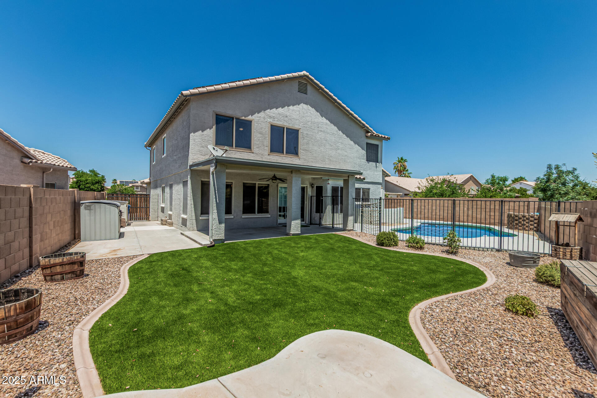 1847 W LEAH Lane