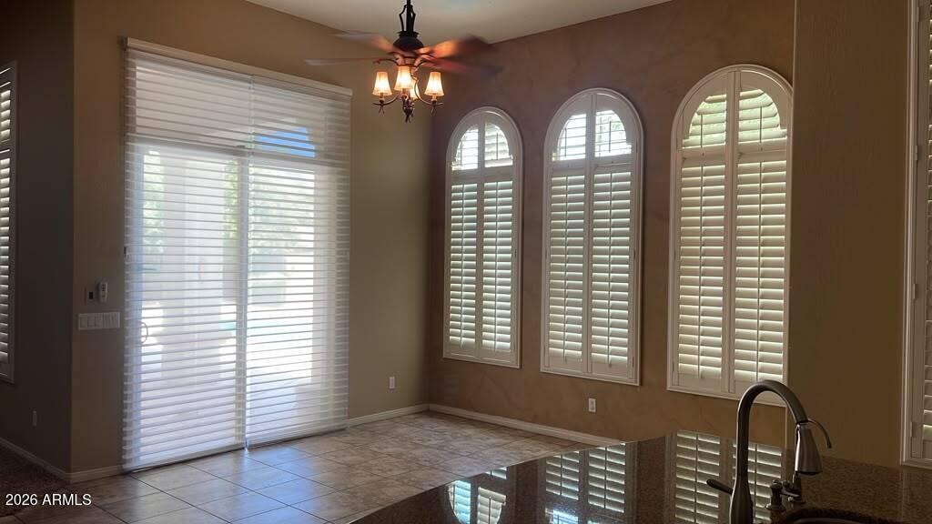 1814 W CALLE ESCUDA --