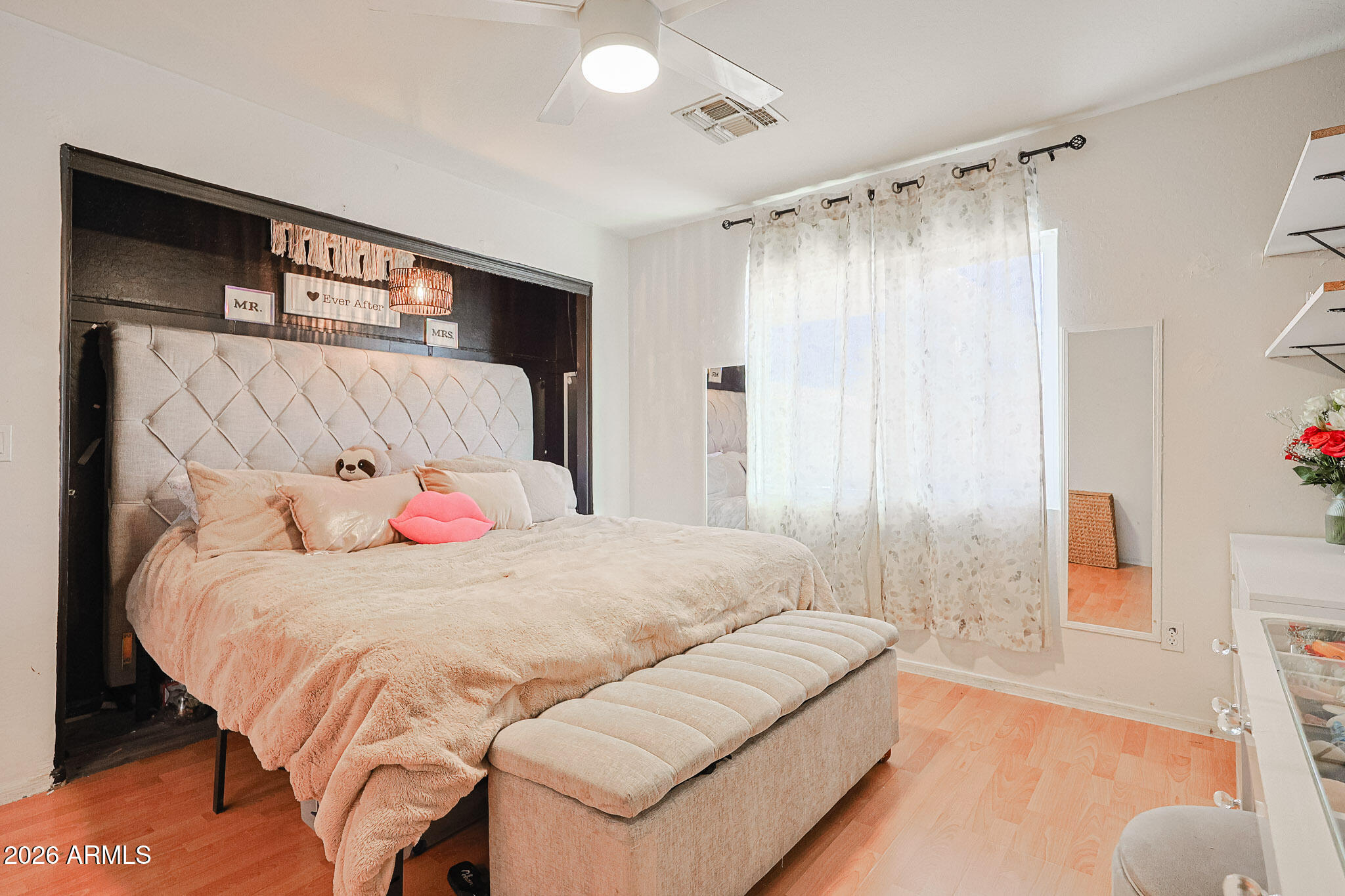 11837 W SUNNYSIDE Drive