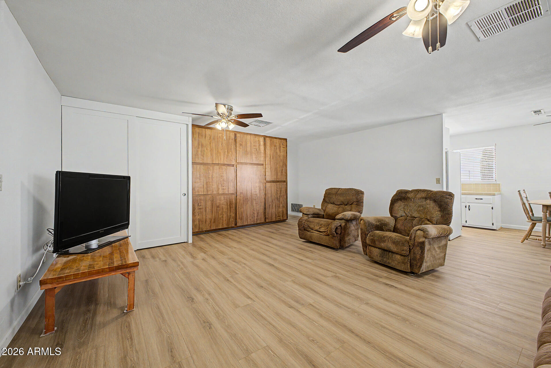 20221 E MAYFIELD Road