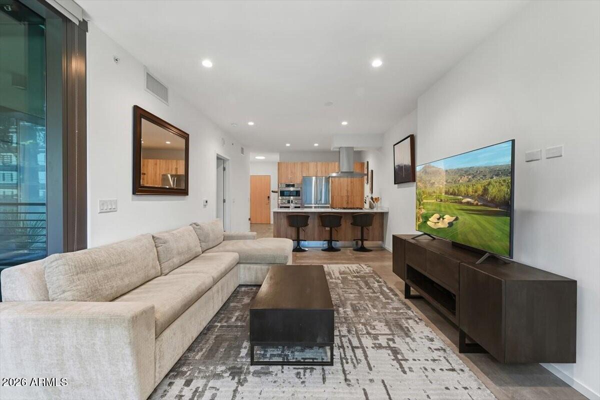 7180 E KIERLAND Boulevard 702