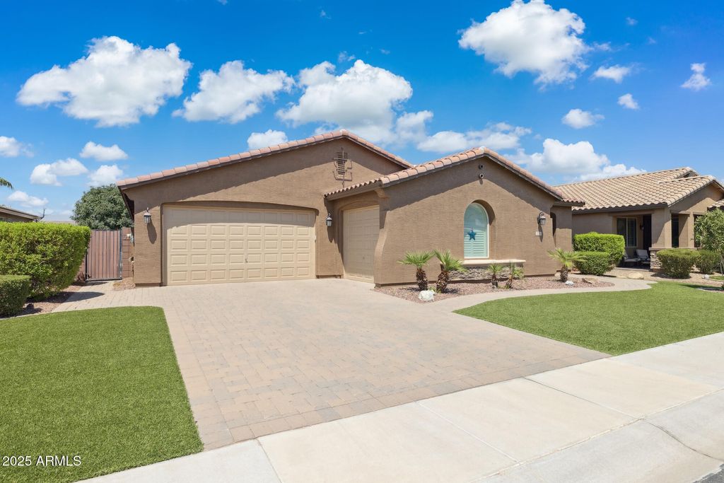 Photo of 726 W Tallow Tree Avenue, San Tan Valley, AZ 85140 (MLS # 6932454)