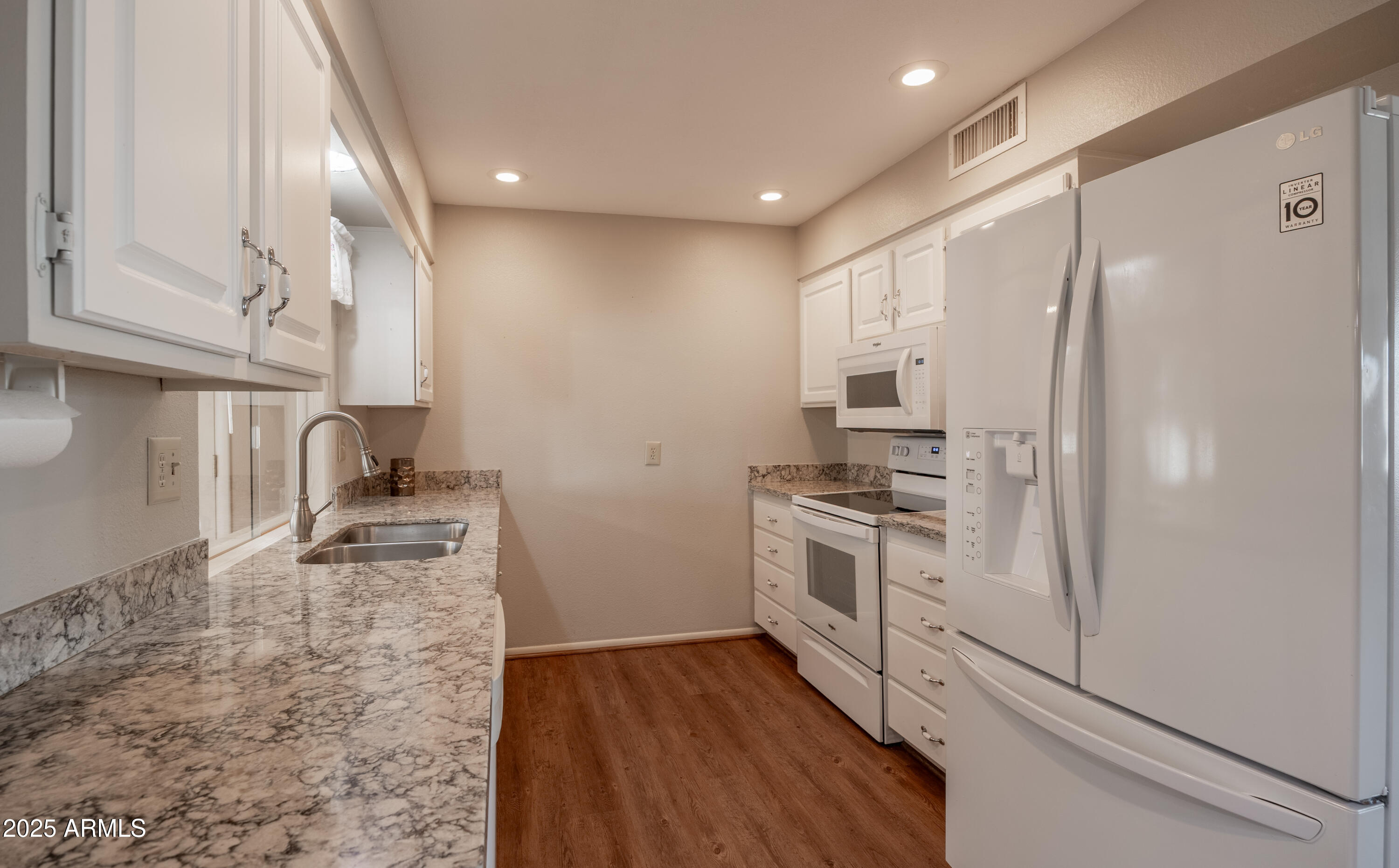 10134 W DESERT ROCK Drive