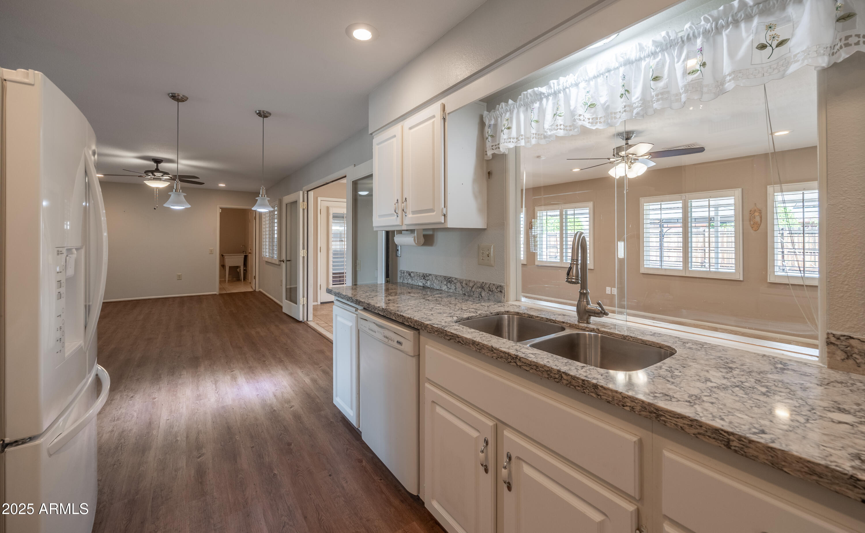 10134 W DESERT ROCK Drive