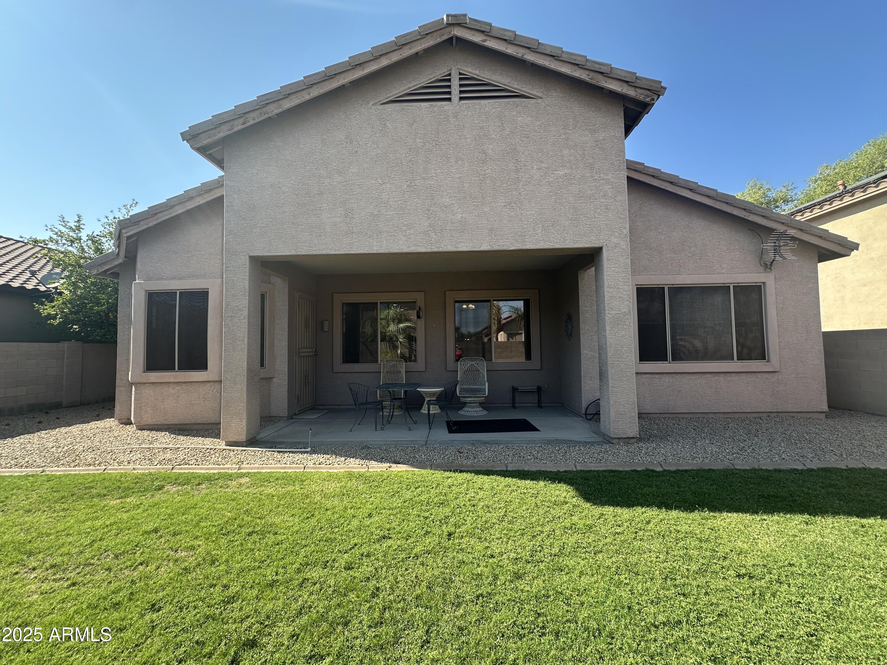 7227 W PARADISE Lane