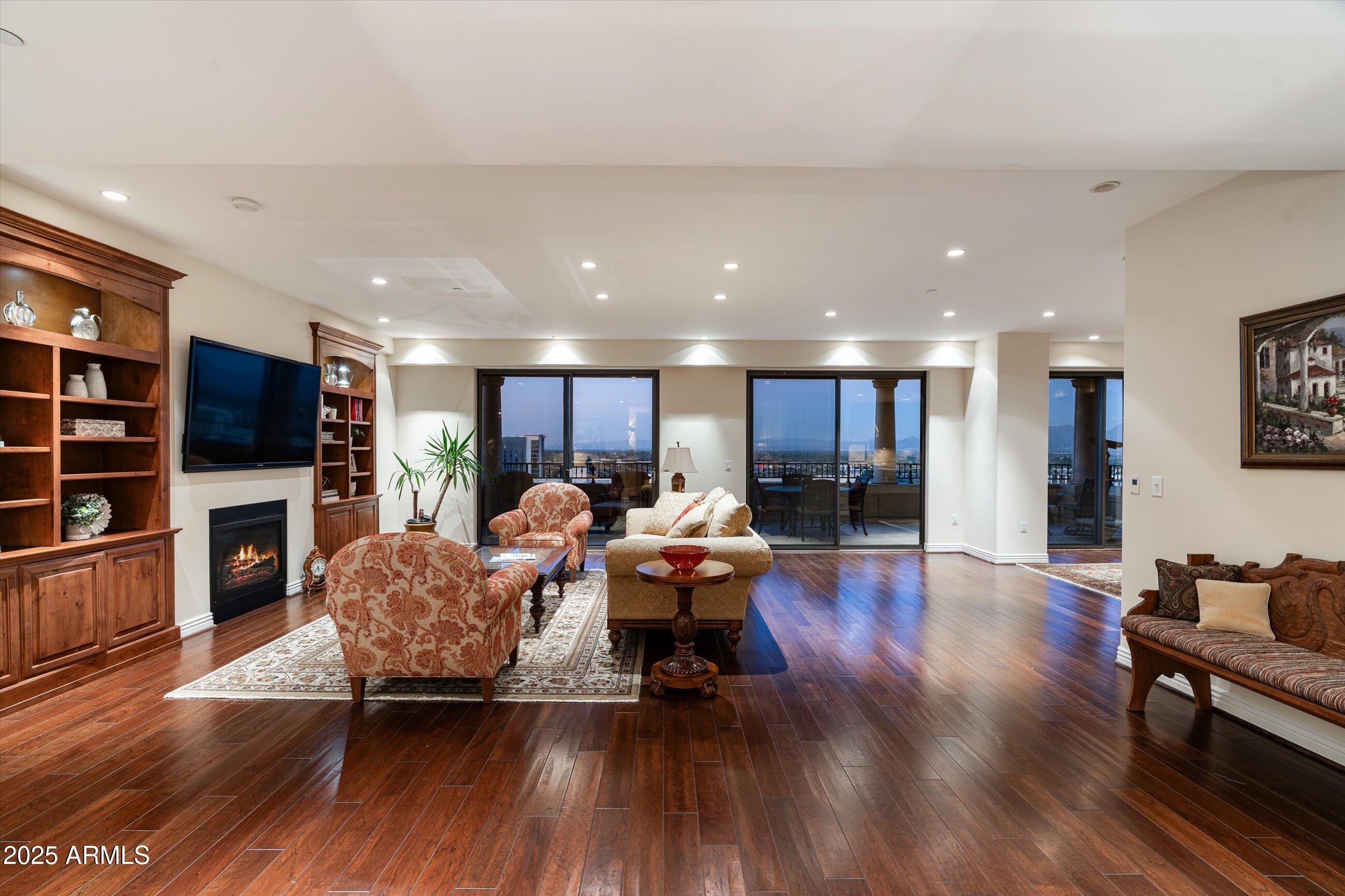 7181 E Camelback Road 1202