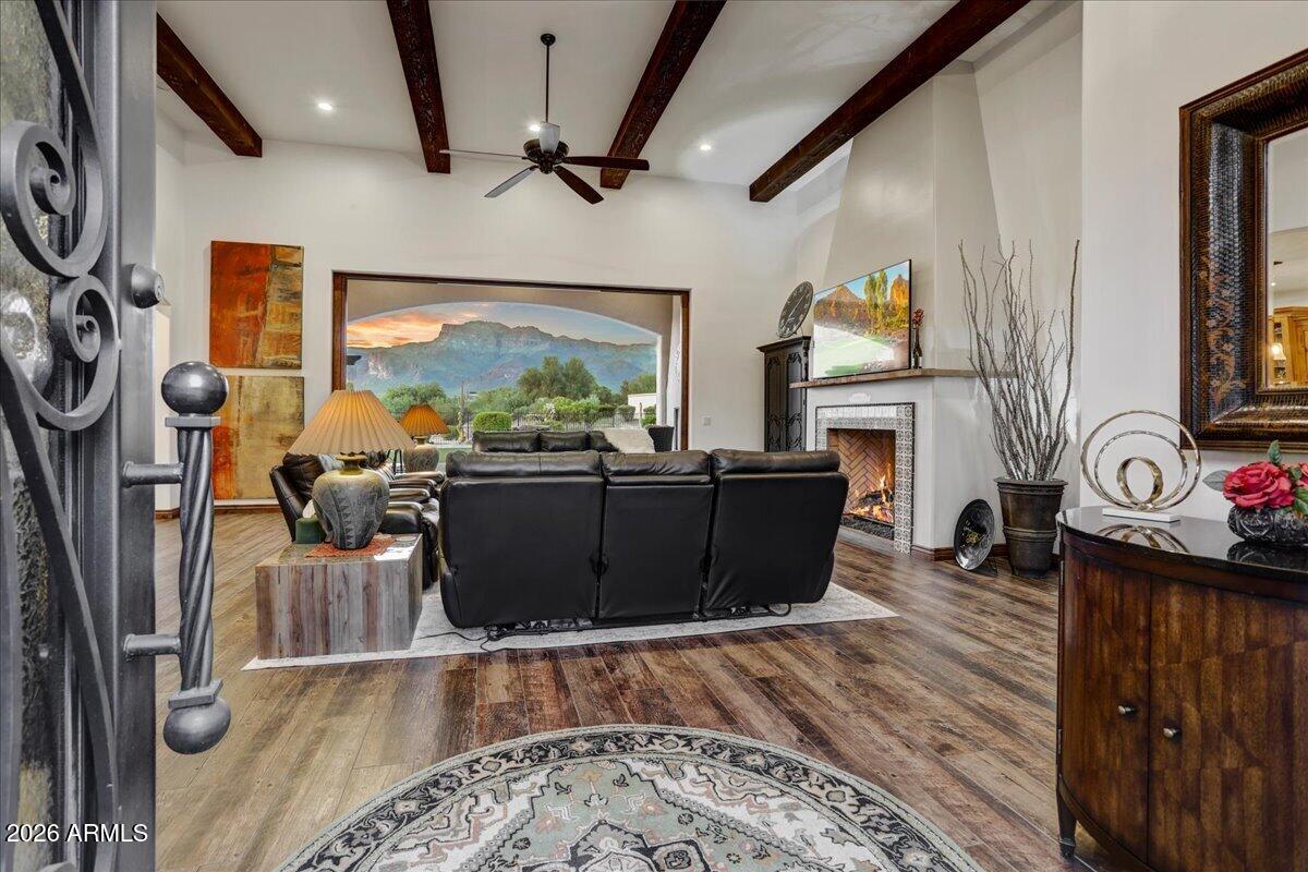 6860 E GRAY FOX Court