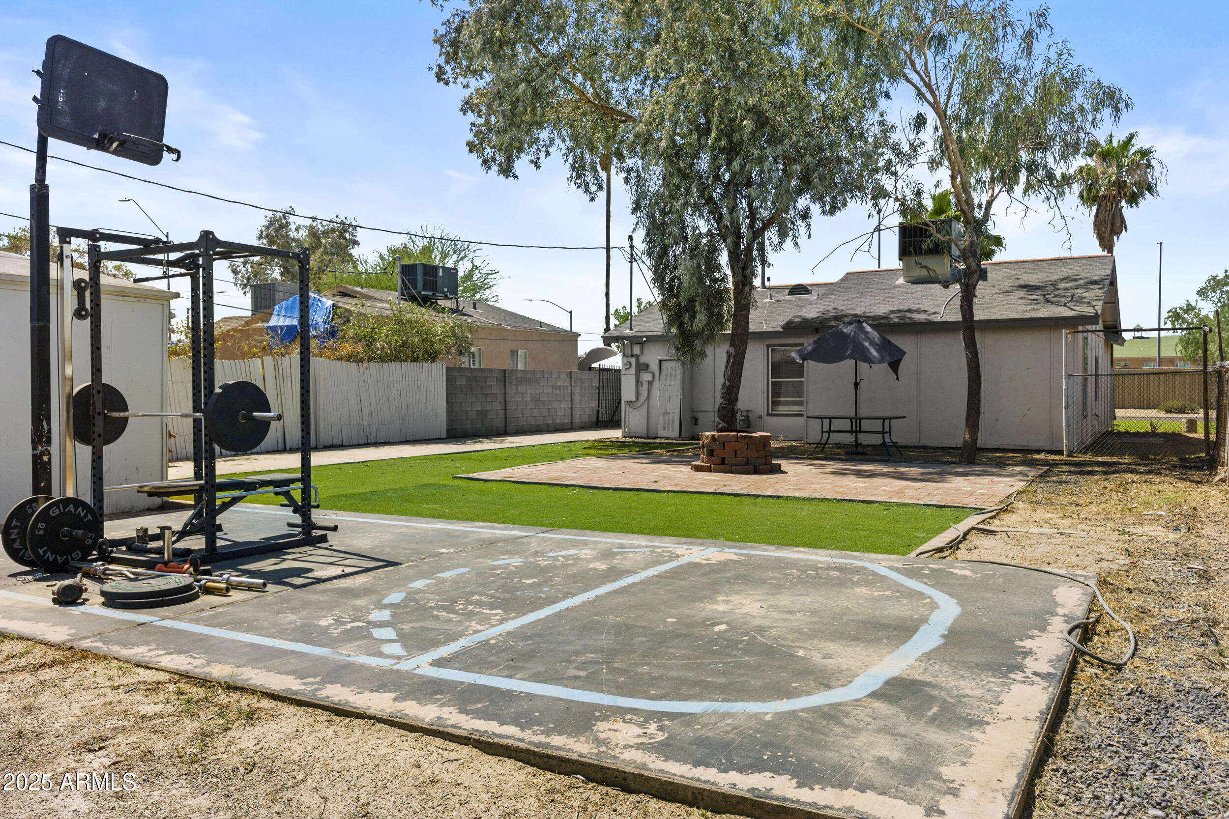 Homes 4 1534 E CULVER Street