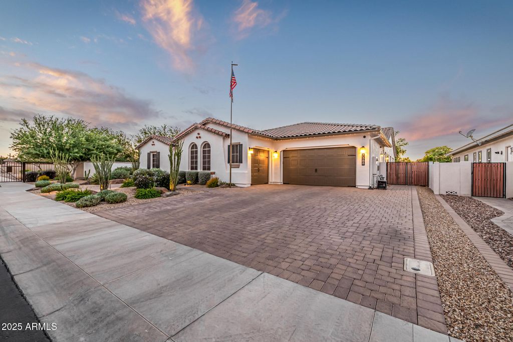 Photo of 7588 S Peppertree Drive, Gilbert, AZ 85298 (MLS # 6954142)