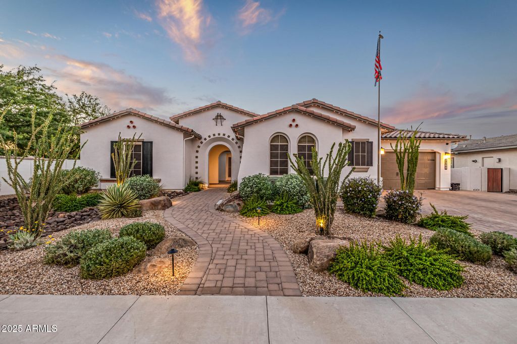 Photo of 7588 S Peppertree Drive, Gilbert, AZ 85298 (MLS # 6954142)