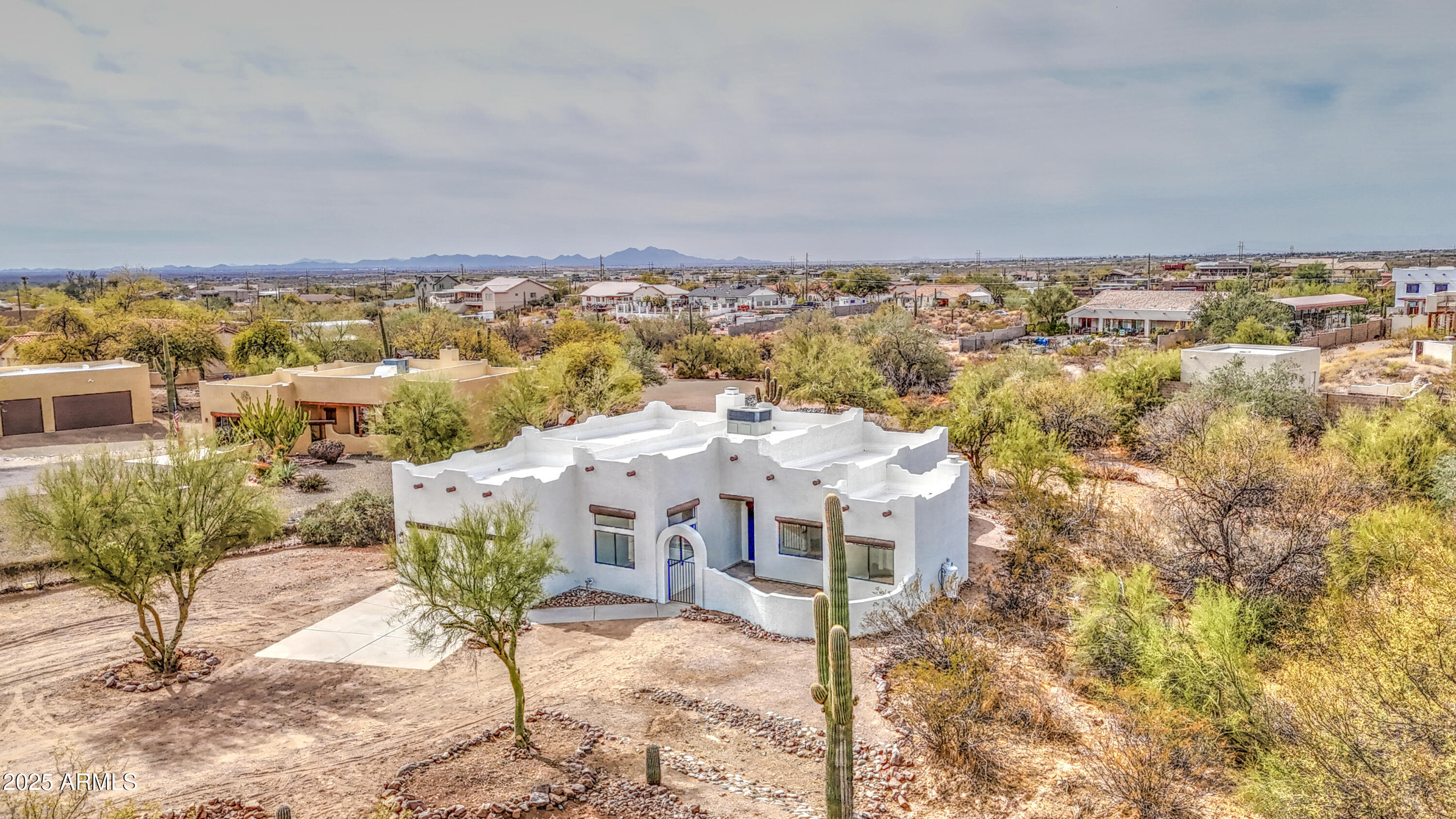310 N MOUNTAIN VIEW Road