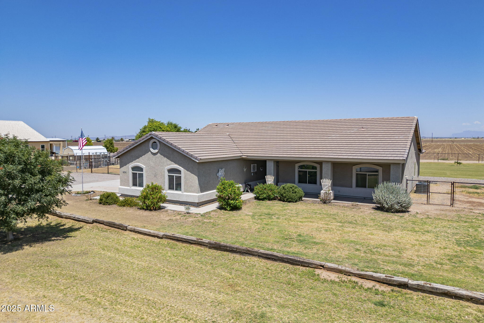 2876 E BEALEY Avenue