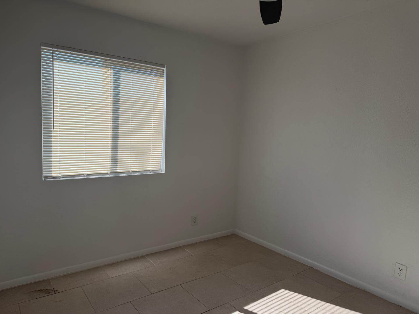 2553 E Pueblo Avenue 1