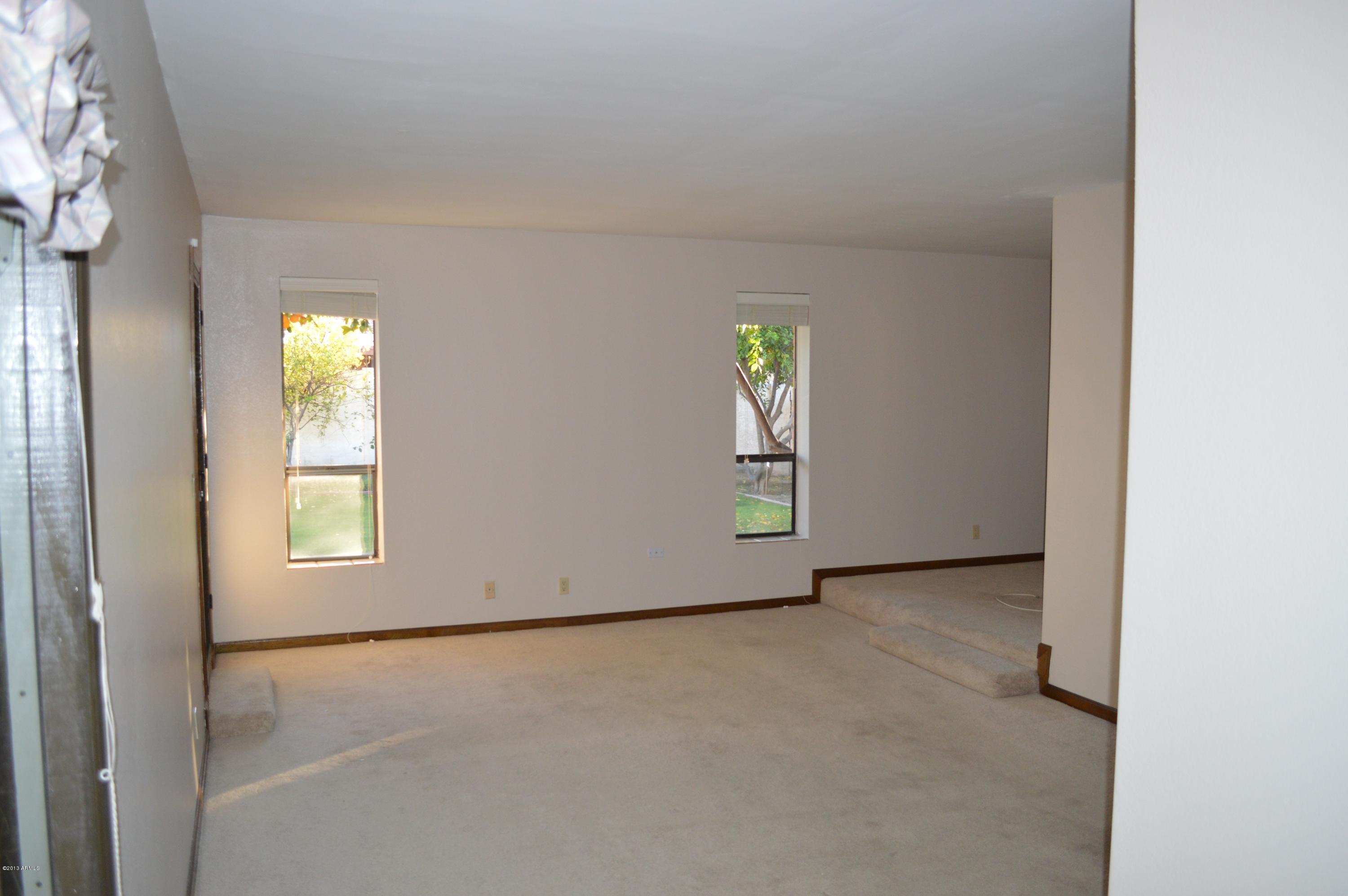 801 E WALTANN Lane