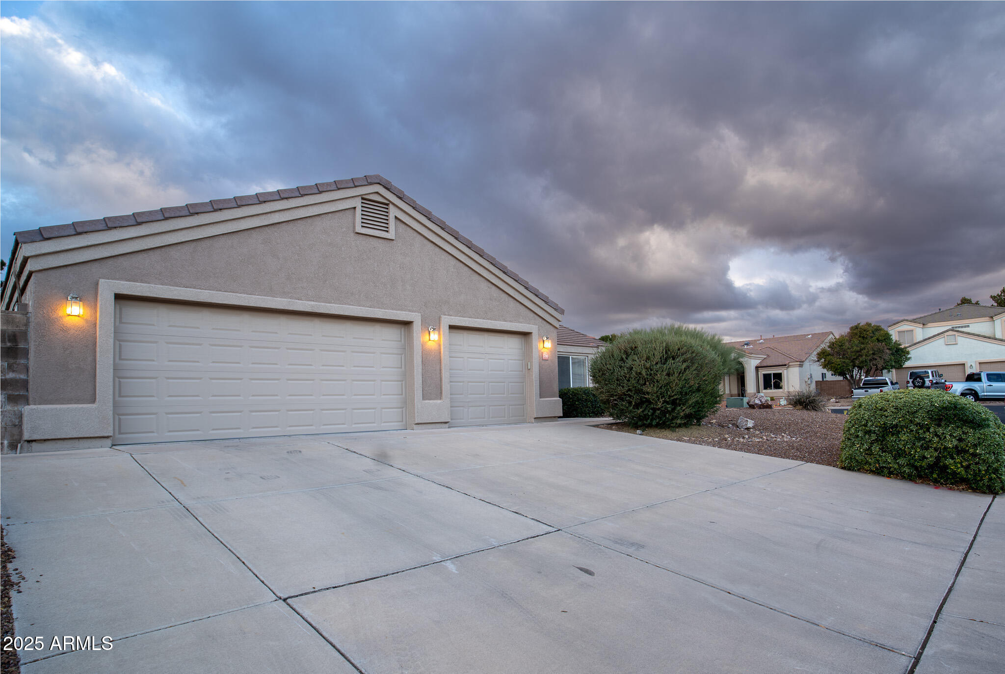 COUNTRY CLUB VILLAGE - Residential