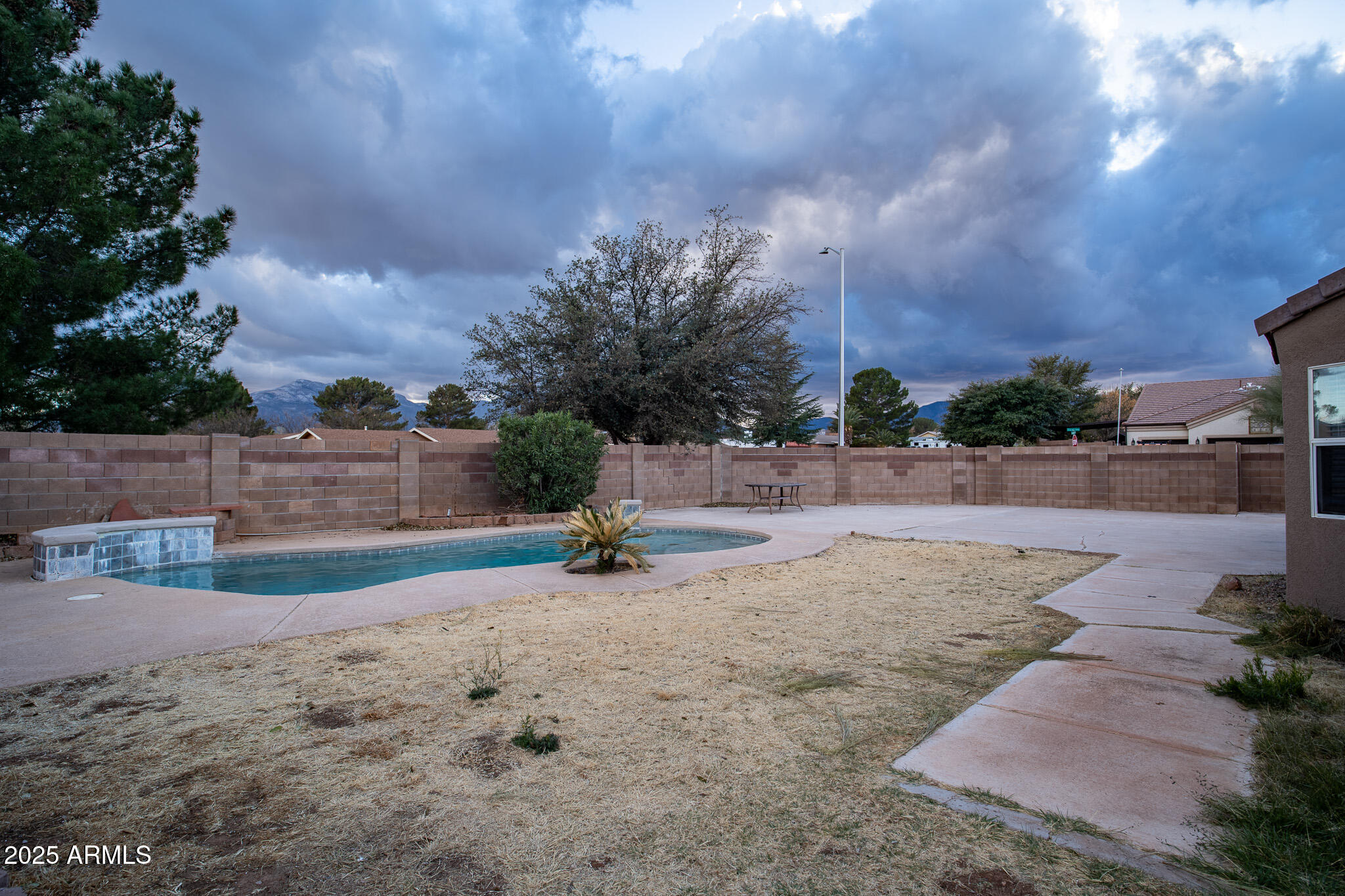 COUNTRY CLUB VILLAGE - Residential