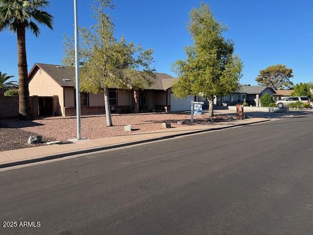 637 E KRAMER Street