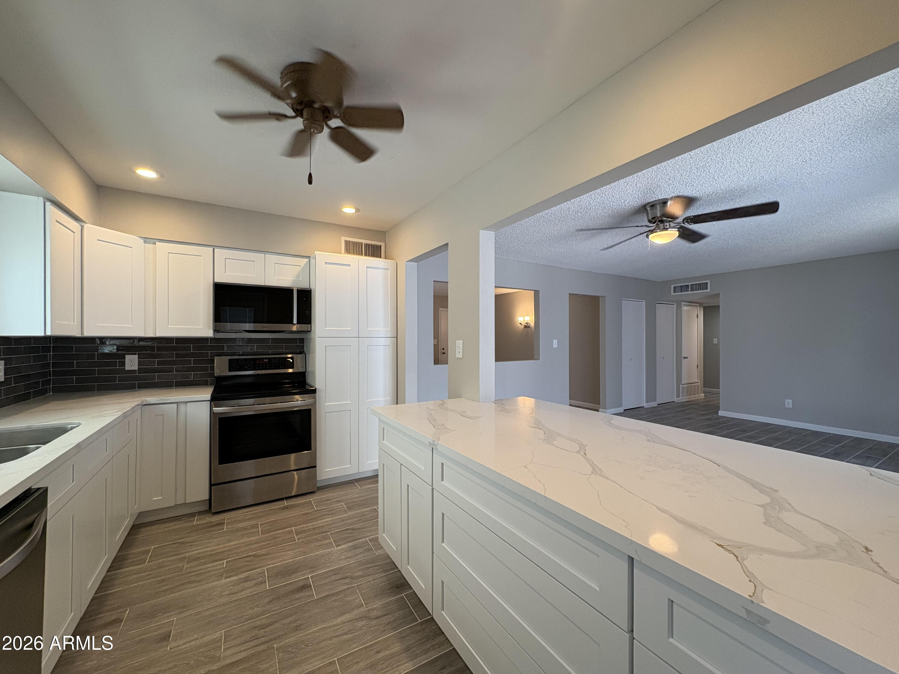 3107 W Tuckey Lane