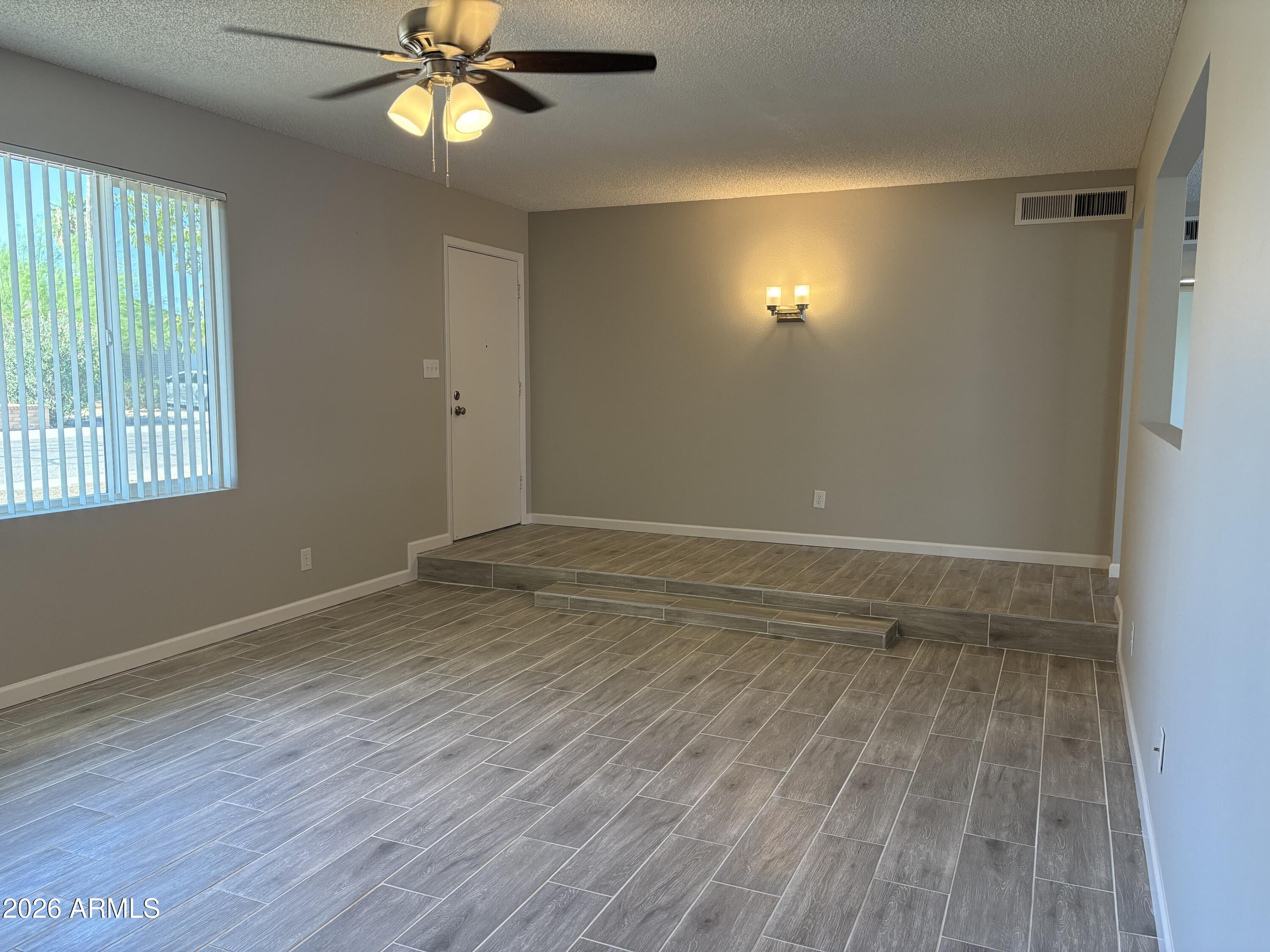 3107 W Tuckey Lane